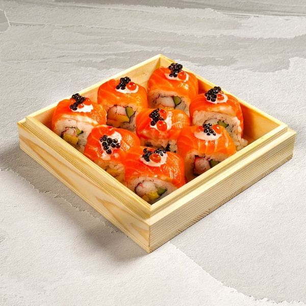 Picture of Senkura Salmon Maki